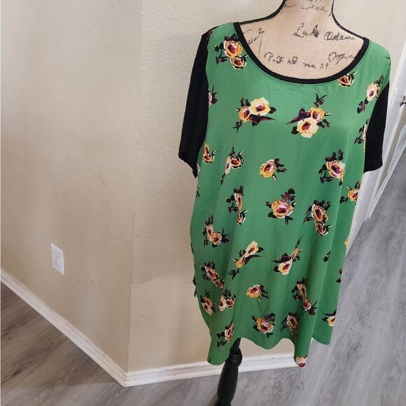 Lane‎ Bryant green floral comfy shirt plus size 22/24 - Picture 2 of 6